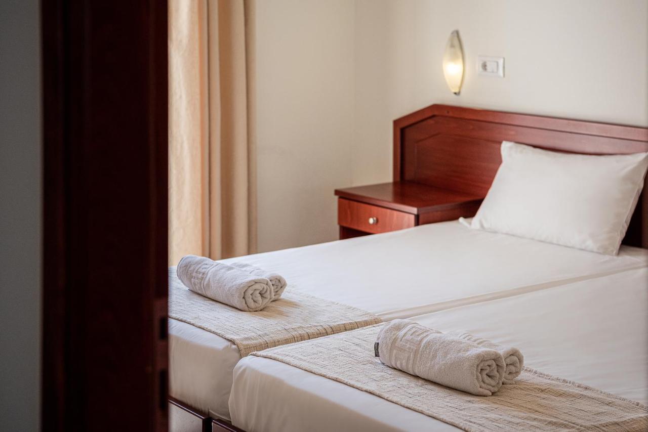 Artemis Apartments Stalós Екстериор снимка