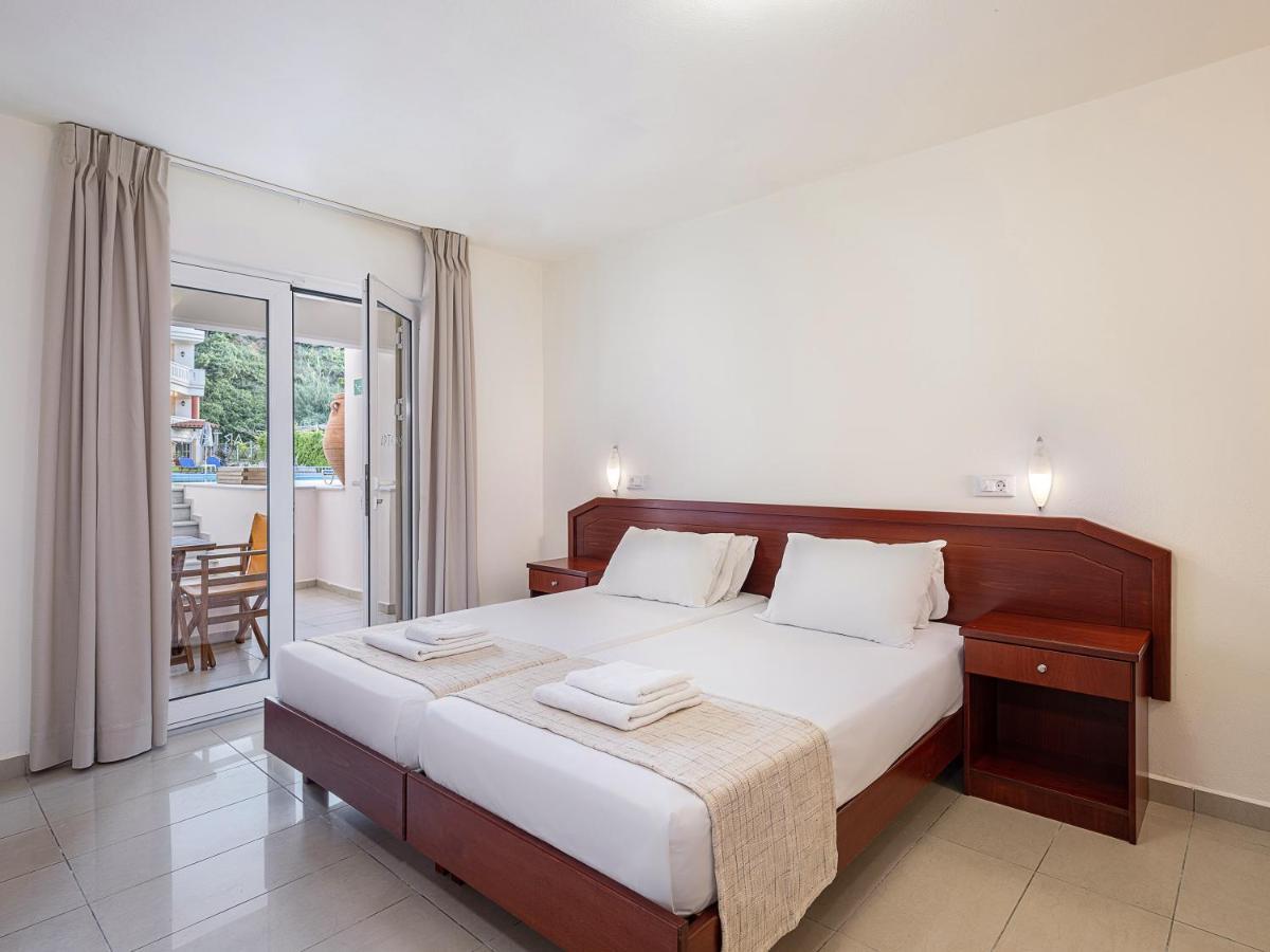 Artemis Apartments Stalós Стая снимка