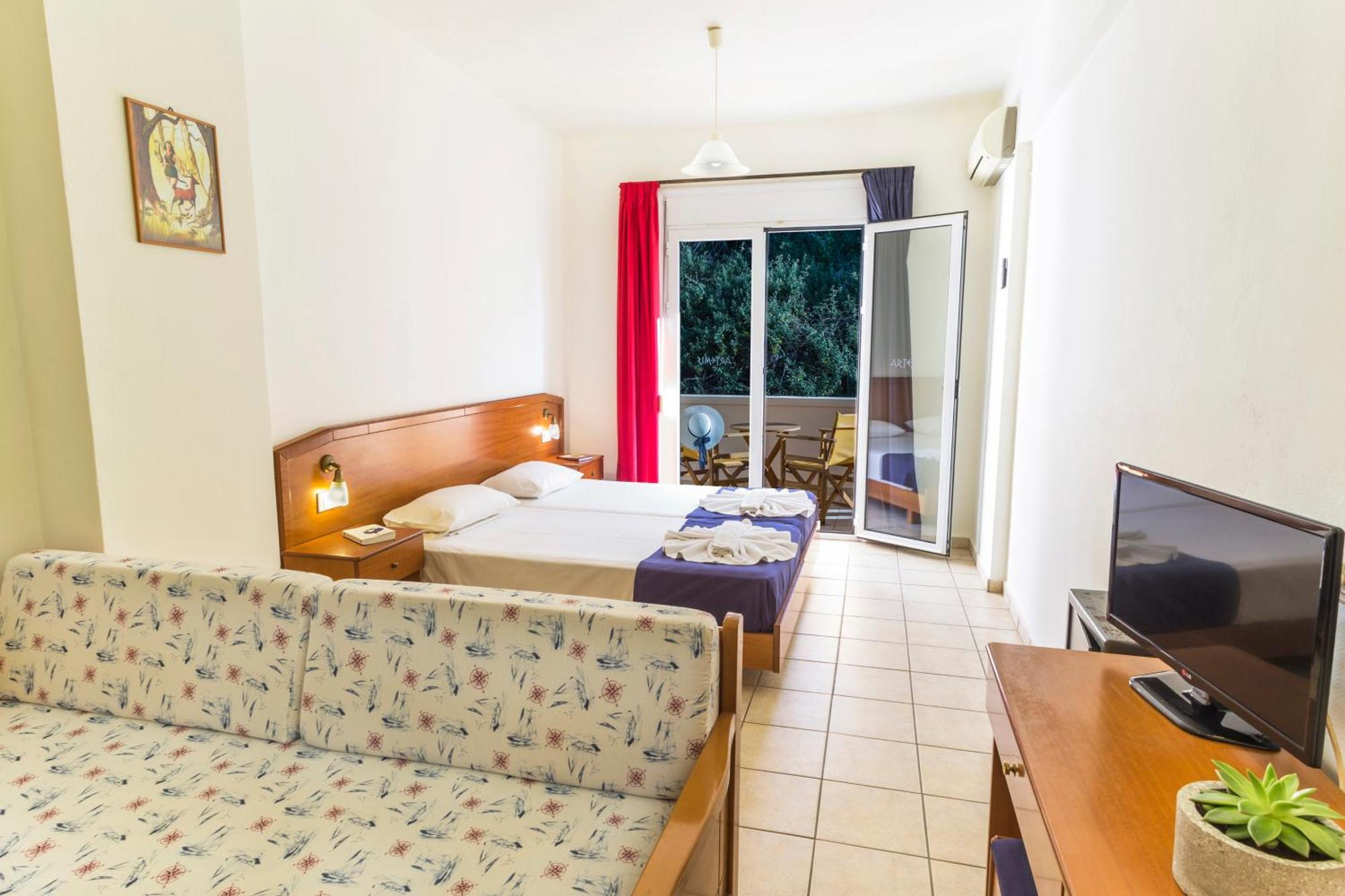 Artemis Apartments Stalós Екстериор снимка