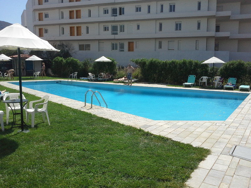 Artemis Apartments Stalós Екстериор снимка