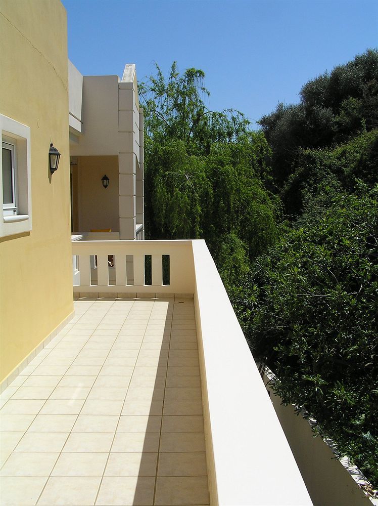 Artemis Apartments Stalós Екстериор снимка