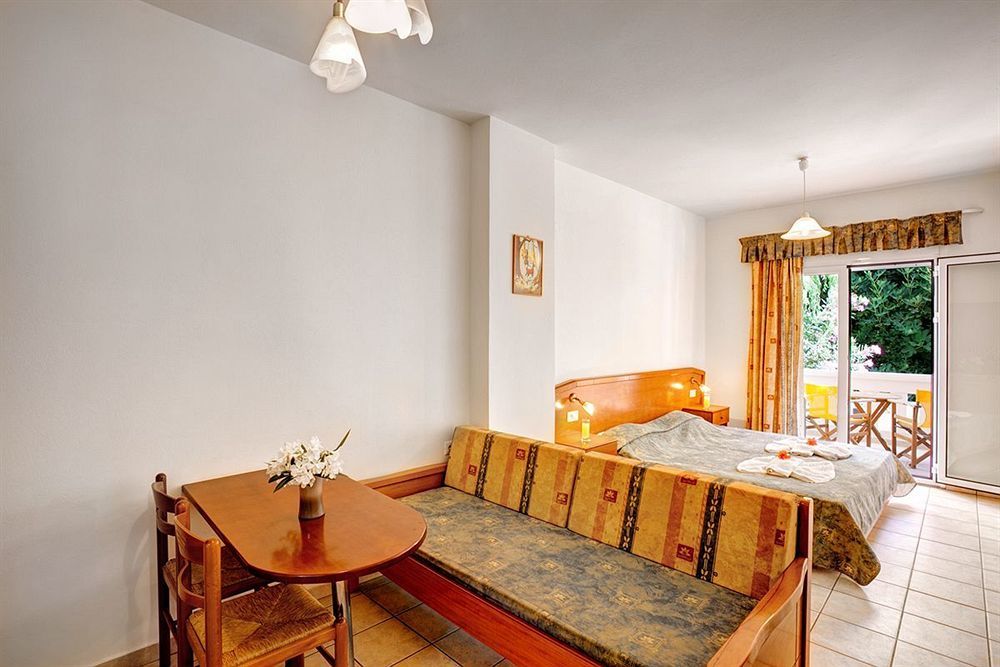 Artemis Apartments Stalós Екстериор снимка