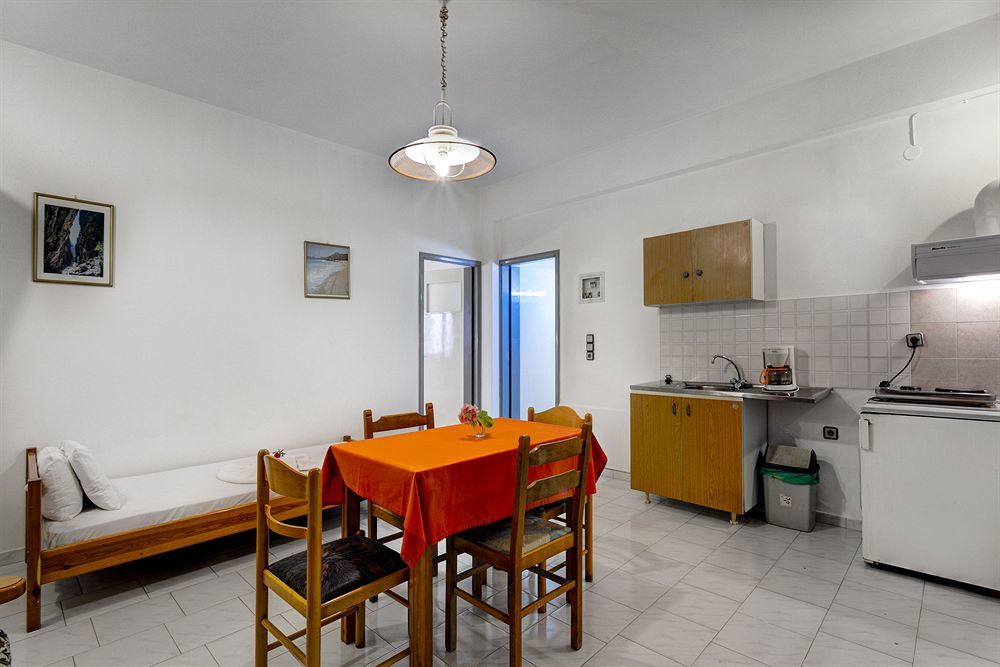 Artemis Apartments Stalós Екстериор снимка