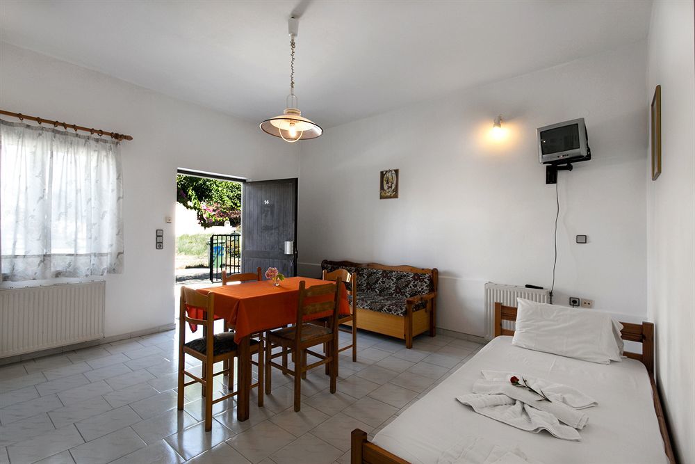 Artemis Apartments Stalós Екстериор снимка