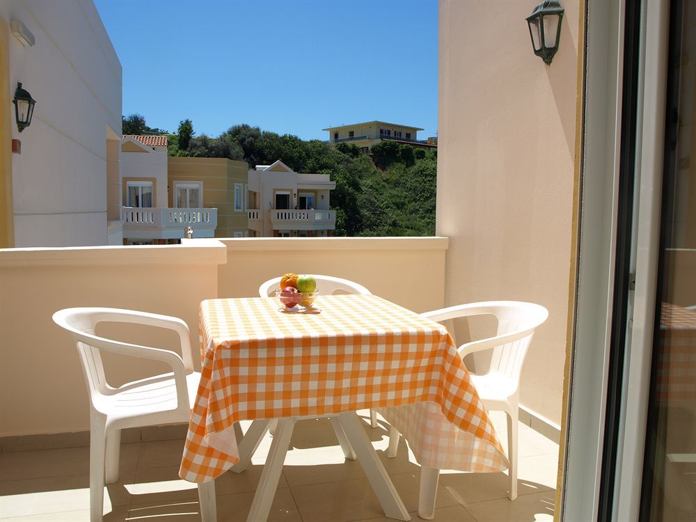 Artemis Apartments Stalós Екстериор снимка